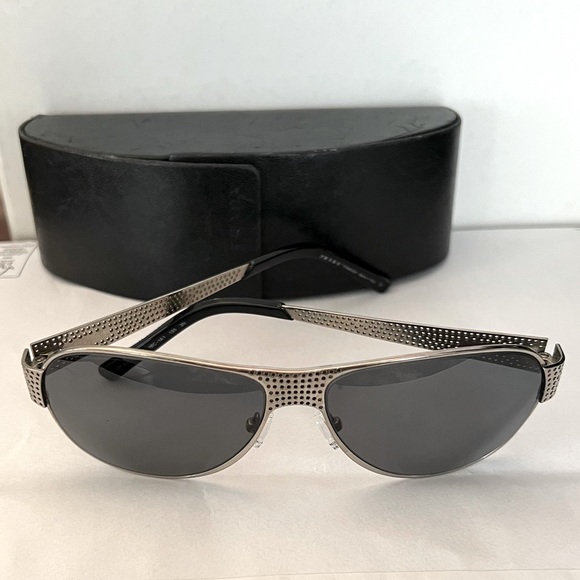 aviator sunglasses - Prada Titanium, polarized - Picture 8 of 12